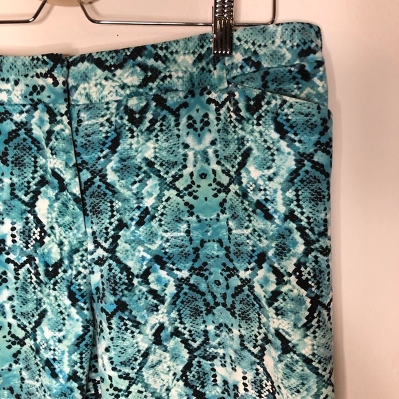 Liz Claiborne teal snake print cropped pants - Picture 7 of 14